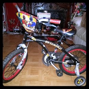 Power rangers kids bike,  6 years old n up.
